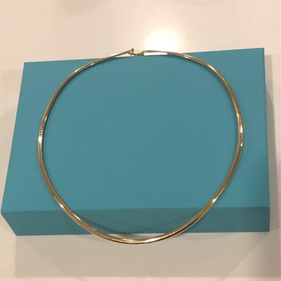 GOLD OMEGA NECKLACE - Picture 13 of 13